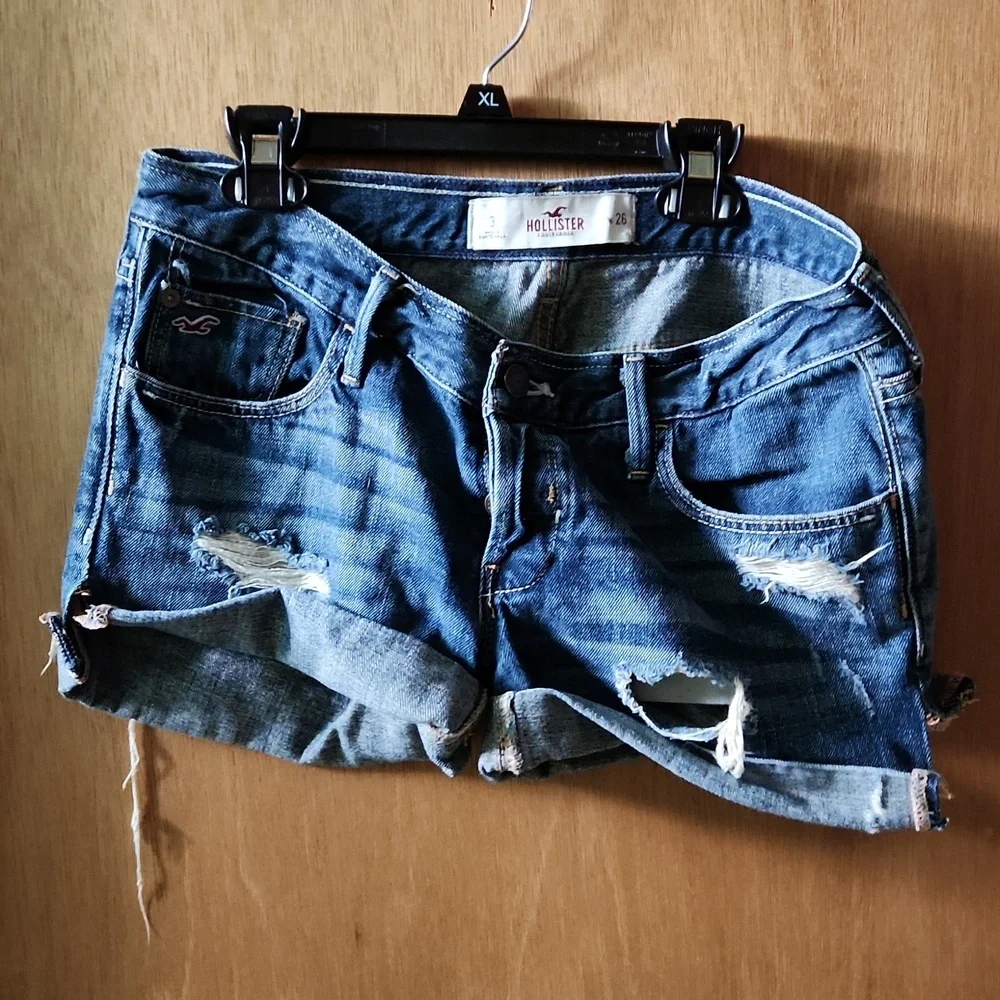 Shorts - Picture 1 of 3